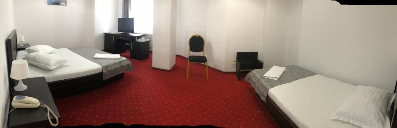 Hotel Corona دروبيتا تورنو سيفيرين المظهر الخارجي الصورة